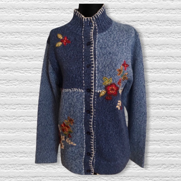 ERIKA vintage sweater size small - Picture 4 of 10